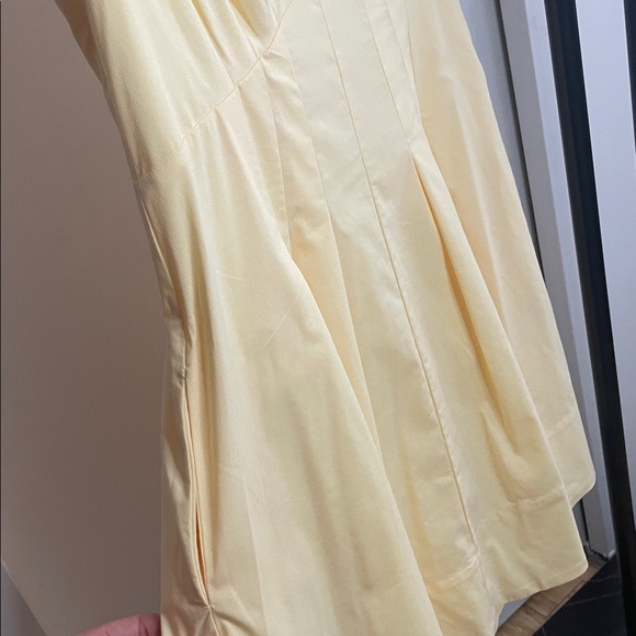 New Butter Yellow V Neck Knee Length Dress Sz 10 with pockets - Picture 4 of 4